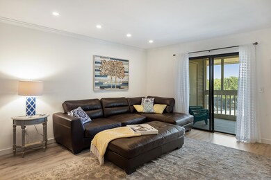 131690-CoastalREphoto2062LongbendDr-4