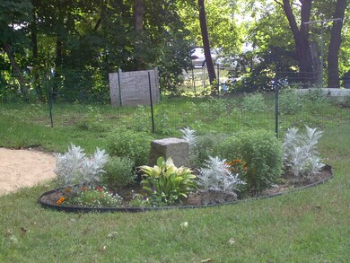 40 Sampson St, South Grafton, MA 01560 - photo 2