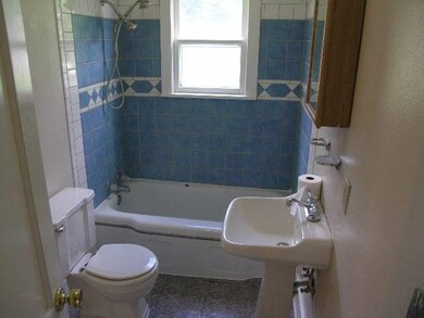 HR1943 Bath