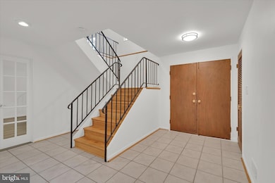 10112 Pasture Gate Ln, Columbia, MD 21044 - photo 6