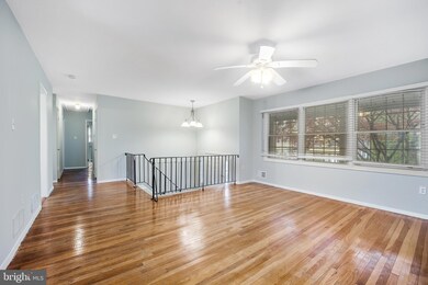 37 Kirby Dr, Morrisville, PA 19067 - photo 6