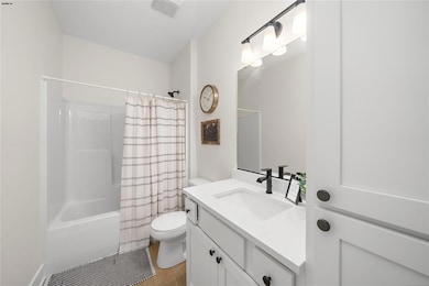 3827 NW Reinhart Dr, Ankeny, IA 50023 - photo 5