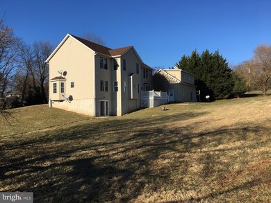 2259 Mallard Pond Dr, Sykesville, MD 21784 - photo 3