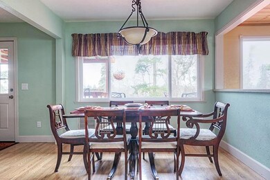 1301 Daisy Ln, Grants Pass, OR 97527 - photo 6