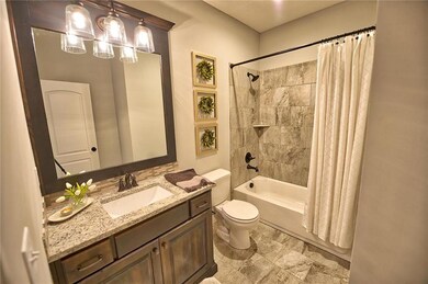 16588 S Lichtenauer Dr, Olathe, KS 66062 - photo 4