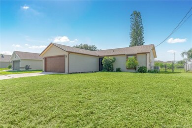 952 SW McComkle Ave, Port Saint Lucie, FL 34953 - photo 2