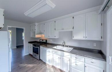 1014 3rd St, Redding, CA 96002 - photo 6