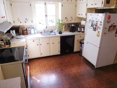 69 Bilodeau Ct, Burlington, VT 05401 - photo 5