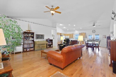 04-4699 Cloverlawn Drive-4