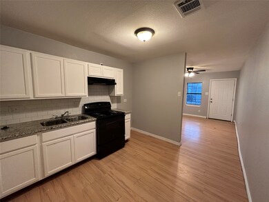 6818 Weston St unit 2, Houston, TX 77021 - photo 3