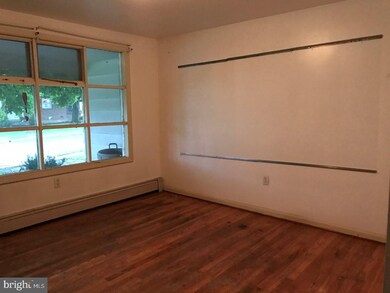 3337 Sheidy Ave, Reading, PA 19605 - photo 5