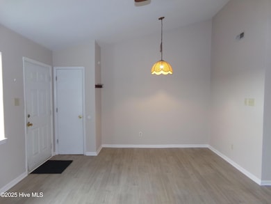 138 Witten Cir unit B, Havelock, NC 28532 - photo 5