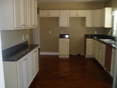 43 Clarendon Ave, Chicopee, MA 01013 - photo 4