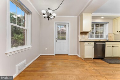 5859 Edgehill Dr, Alexandria, VA 22303 - photo 6