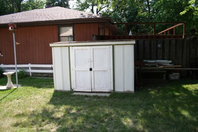 907 S Minnesota St, Mitchell, SD 57301 - photo 5