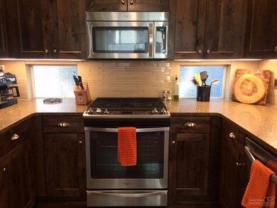 61055 Ambassador Dr, Bend, OR 97702 - photo 5