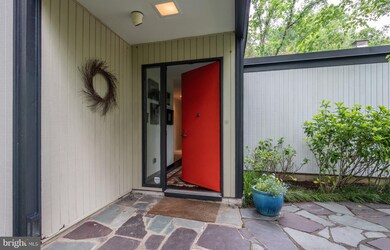 2112 Mason Hill Dr, Alexandria, VA 22306 - photo 6