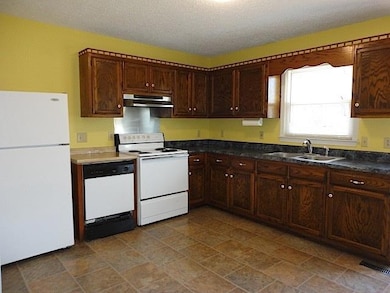 206 Ledbetter Rd, Shelbyville, TN 37160 - photo 5