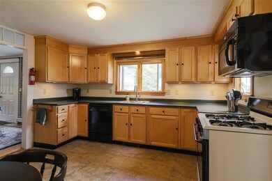 42 High St, Ludlow, VT 05149 - photo 4