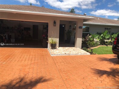 1221 SW 127th Terrace, Davie, FL 33325 - photo 3