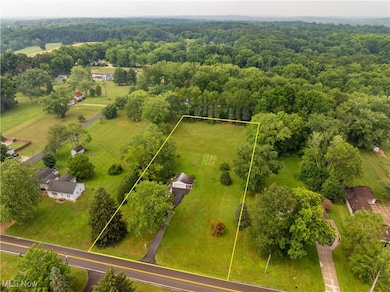 409 Yager Rd, New Franklin, OH 44216 - photo 2