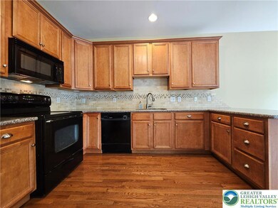 312 Maple Ct, Alburtis, PA 18011 - photo 5