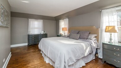 281 S Lawndale Ave, Elmhurst, IL 60126 - photo 4