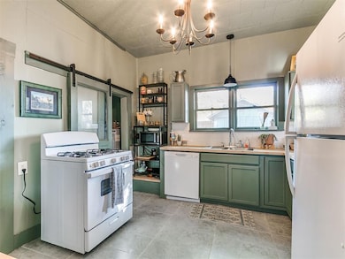 318 S 2nd St, Guthrie, OK 73044 - photo 5