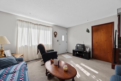 5278 Glenbriar Ct, Columbus, OH 43232 - photo 2