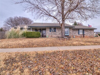 2029 Leafcrest Dr, Moore, OK 73160 - photo 2