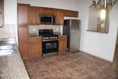 724 Danube Dr, Horizon City, TX 79928 - photo 7