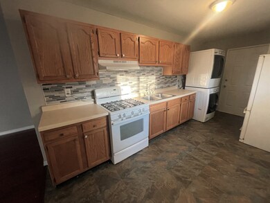 101 Sparrow Rd, Carpentersville, IL 60110 - photo 4