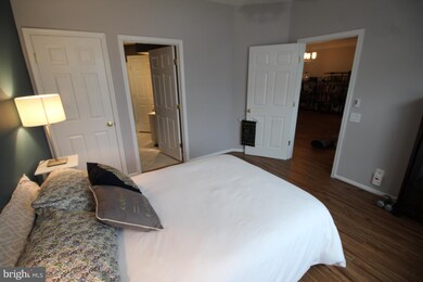 12501 Hayes Ct unit 403, Fairfax, VA 22033 - photo 5