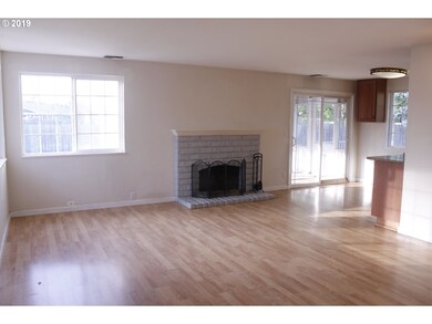 1040 Martha Ct, Eugene, OR 97401 - photo 3