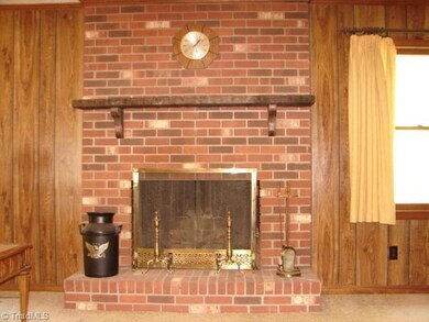 312 Springwood Rd, Asheboro, NC 27205 - photo 3