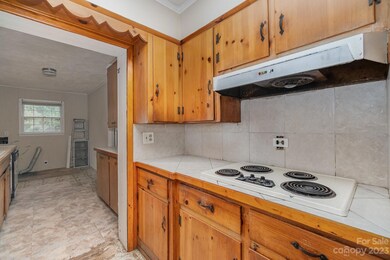 683 N Bost St, Statesville, NC 28677 - photo 7