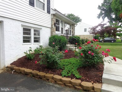 602 Haws Ln, Oreland, PA 19075 - photo 2