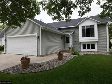 Charming and well cared for home in Prime Maple Gr