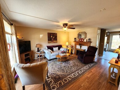 147 Corey St unit 147, Agawam, MA 01001 - photo 2