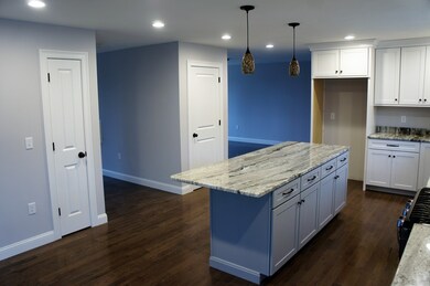 580 Colburn Ave, Dracut, MA 01826 - photo 6