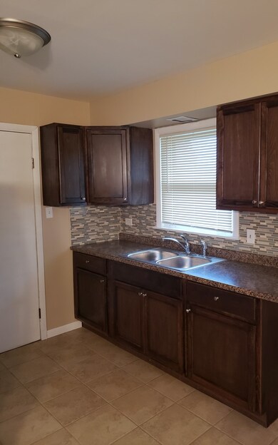 unlisted-address, Hazel Crest, IL 60429 - photo 7