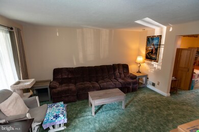 8619 Black Oak Rd, Parkville, MD 21234 - photo 3