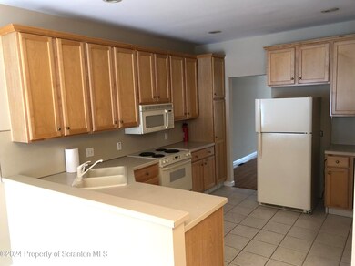 404 Thackeray Close, Moosic, PA 18507 - photo 5