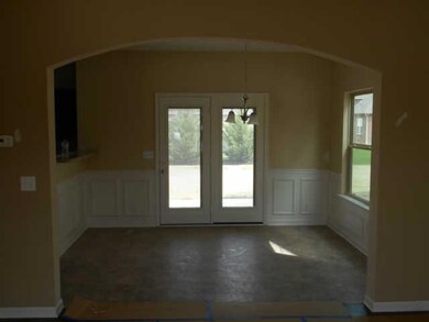 Arch opening between great room and dining room