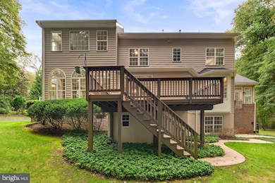 11689 Heinz Ct, Oakton, VA 22124 - photo 5