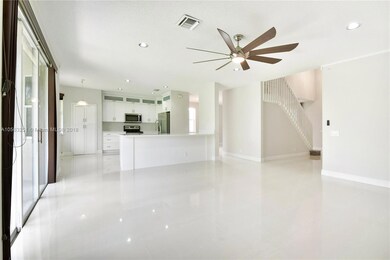 4377 Laurel Ridge Cir, Weston, FL 33331 - photo 5