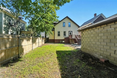 32 Carver St, Pawtucket, RI 02860 - photo 5