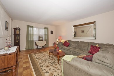 4 Sieben Dr, Middletown, NJ 07748 - photo 7