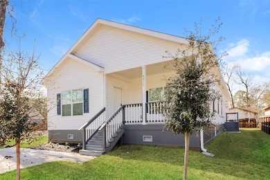 6613 Greenhurst St, Houston, TX 77091 - photo 3