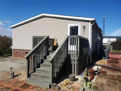 112 Rivergreen Dr, Statesville, NC 28625 - photo 6